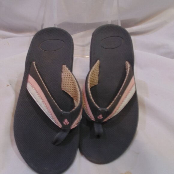 Reef Women's Sandals with Bottle Opener.  Pink/white size 8 - Picture 1 of 4